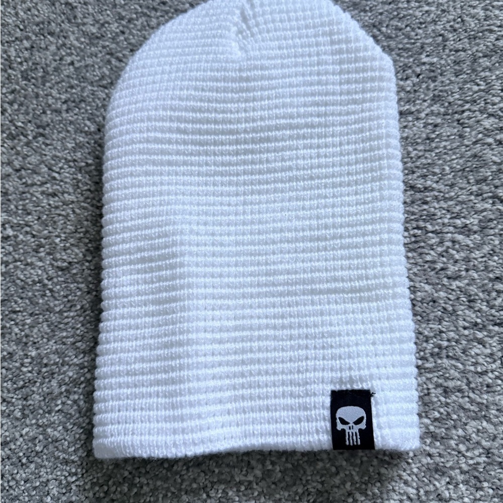 Men’s White Punisher Skull Beanie